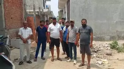 मैनपुरी: मोहल्ला न्यू अग्रवाल में 12 साल से नहीं हुआ सड़क का निर्माण #jansamasya
