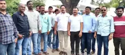 జగిత్యాల: జనంసాక్షి ఎడిటర్ రహమాన్ పై పెట్టిన కేసు ఎత్తివేయాలి, జగిత్యాల జిల్లాలో జర్నలిస్టుల నిరసన వ్యక్తం చేశారు.