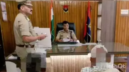 गोरखपुर: DIG रेंज ने अपने कार्यालय में आए सभी आगंतुकों की सुनी समस्याएं, त्वरित निस्तारण के लिए दिए निर्देश