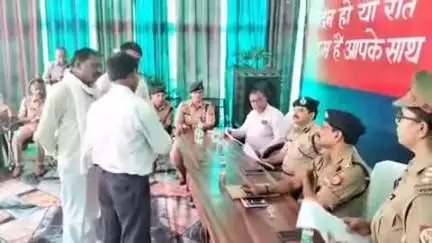 बुलंदशहर: गुलावठी में थाना समाधान दिवस का हुआ आयोजन, डीआईजी और एसएसपी ने फरियादियों की सुनी फरियाद