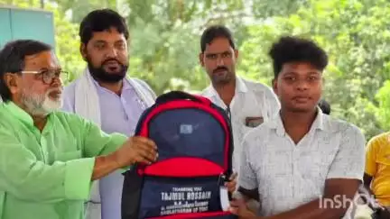 হরিশ্চন্দ্রপুর ২: দৌলত নগর এলাকায় তৃণমূল নেতাকর্মীদের বিভিন্ন উপহার তুলে দিয়ে উৎসাহ প্রদান প্রতিমন্ত্রীর