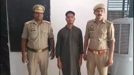 हसनपुर: आदमपुर थाना पुलिस ने पोक्सो एक्ट में फरार चल रहे आरोपी को किया गिरफ्तार