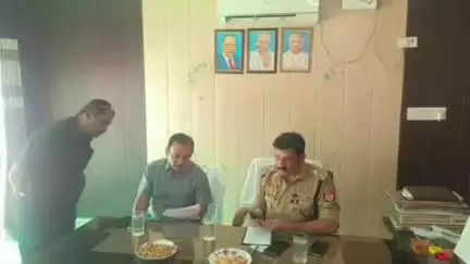 अकबरपुर: थाना समाधान दिवस के अवसर पर थाना अकबरपुर में डीएम व एसपी ने सुनी पीड़ितों और फरियादियों की शिकायतें