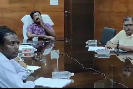 नगड़ी: निर्वाचन सदन में मुख्य निर्वाचन पदाधिकारी ने वीसी द्वारा सभी ज़िलों के उपायुक्तों के साथ की बैठक