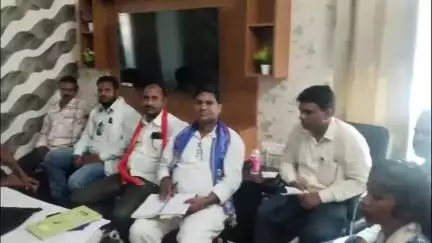 गिरिडीह: नया परिसदन भवन: बहुजन समाज पार्टी जिला इकाई गिरीडीह द्वारा संगठन समीक्षात्मक बैठक आयोजित