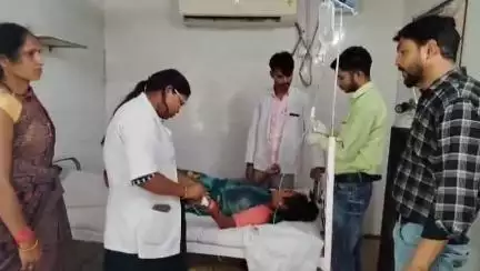 महोबा: मुरानी गांव की एक विवाहिता ने अज्ञात कारणों से किया जहरीले पदार्थ का सेवन, जिला अस्पताल में उपचार जारी
