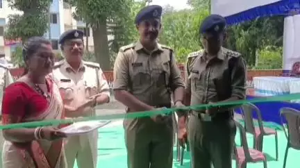 তুফানগঞ্জ ১: ট্রাফিক পুলিশের তরফে তুফানগঞ্জ থানায় আয়োজিত স্বেচ্ছায় রক্তদান শিবির (উৎসর্গ), উপস্থিত SDPO,DSP ট্রাফিক