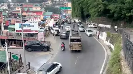 शिमला शहरी: शिमला में वीकेंड पर पर्यटकों का सैलाब उमड़ा, दस दिन में 2 लाख 25 हजार वाहन पहुंचे, ट्रैफिक जाम से बढ़ी लोगों की दिक्कतें