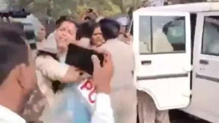 रायगढ़: नोटिस अतिक्रमण हटाओ अभियान के दौरान जमकर बवाल, महिला कांग्रेस अध्यक्ष सहित 3 महिलाएं हिरासत में