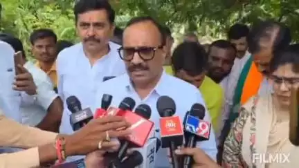 अर्धापूर: केळी उत्पादक शेतकऱ्यांना आगामी मंत्रीमंडळाच्या बैठकीत मदत मिळवून देणार - पालकमंत्री सावे यांची ग्वाही