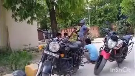 सलेमपुर: कुंडावल हरि गांव में संदिग्ध परिस्थिति में बुजुर्ग की मौत, पुलिस करवा रही शव का पोस्टमार्टम