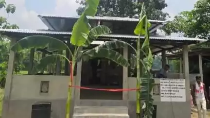 ওদালগুৰি: উত্তৰ গনকপাৰাত নৱ নিৰ্মিত শিৱ মন্দিৰৰ শুভ উদ্বোধন কৰি ৰাইজৰ সতে মত বিনিময় কৰে বিটিআৰৰ ইএম দিগন্ত বৰুৱাই