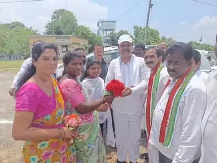అశ్వాపురం: అశ్వాపురం మండలం పలు అభివృద్ధి పనుల ప్రారంభోత్సవ కార్యక్రమంలో పాల్గొన్న పినపాక ఎమ్మెల్యే పాయం