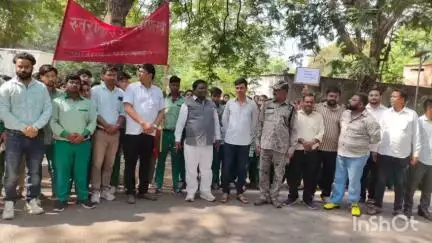 गारू: गारु प्रखंड मुख्यालय में सड़क सुरक्षा एवं नशा मुक्ति अभियान में मनिका विधायक रामचंद्र सिंह शामिल हुए