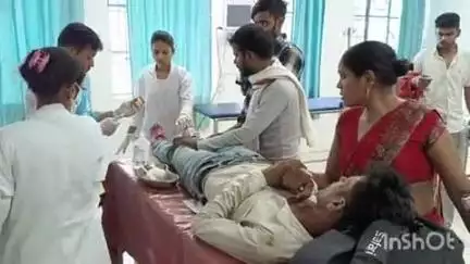 भभुआ: मरिचाव गेट के पास दो बाइकों की टक्कर में एक बाइक सवार दो युवक गंभीर रूप से घायल, सदर में इलाज के बाद एक को रेफर किया गया