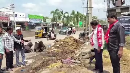 నిజామాబాద్ సౌత్: నగరంలోని ఫ్రూట్ మార్కెట్ ఏరియా ను పరిశీలించిన సిపిఐ బృందం