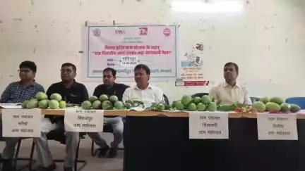 गोविंदपुर: गोबिंदपुर प्रखंड कार्यालय में बिरसा हरित ग्राम योजना के तहत आम उत्सव सह बागवानी मेला आयोजित