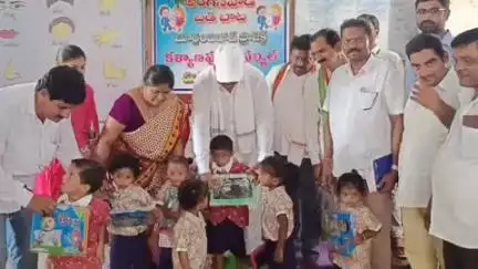 అశ్వాపురం: మెట్టగూడెం అంగన్వాడి కేంద్రంలో అక్షరాభ్యాసం కార్యక్రమంలో పాల్గొన్న పినపాక శాసనసభ్యులు పాయం
