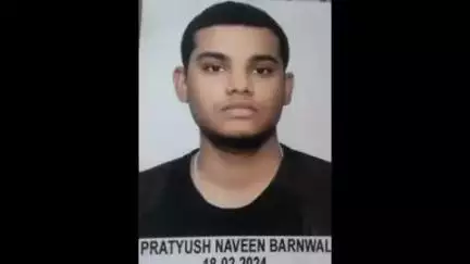 मधुबन: मधुबन शहीद इंटर कॉलेज के हिन्दी प्रवक्ता के बेटे ने नीट परीक्षा में 720 में से 532 अंक हासिल कर पाई सफलता
