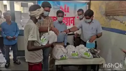 लक्सर: ACMO के नेतृत्व में स्वास्थ्य विभाग और श्री फाउंडेशन ट्रस्ट ने CHC में TB उन्मूलन के तहत पोषण सामग्री का वितरण किया
