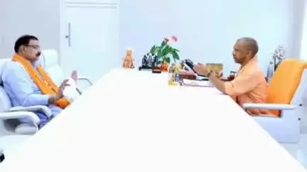 तमकुही राज: तमकुहीराज विधायक ने मुख्यमंत्री से मिलकर बांसी नदी पर सेतु और एपी तटबंध सम्पर्क मार्ग के चौड़ीकरण की मांग की