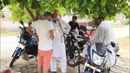 हरदोई: पंचर की दुकान चलाने वाले युवक का शव पेड़ से लटका मिला, मचा हड़कंप, बिलग्राम रोड पर छोहा पुलिया के पास का मामला