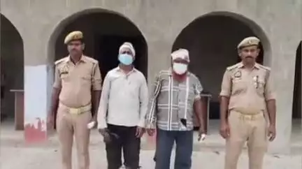 इकौना: प्यारेपुरवा तिराहा से गैर इरादतन हत्या के 2 आरोपी गिरफ्तार, दीवार उठाने के मामले में मारपीट में 1 व्यक्ति की हुई थी मौत