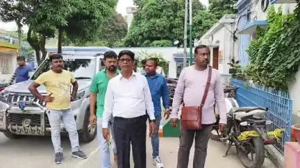 কৃষ্ণনগর ১: মারধরের ঘটনা সম্পূর্ণ মিথ্যে, নিজের ওয়ার্ডের কাজের হিসেব এবং পিচের হিসেব জানতে চাইলে ইঞ্জিনিয়ার আমাকে ধাক্কা মারে