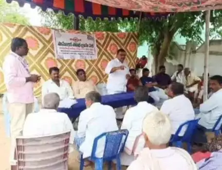 బాపట్ల : నల్లమోతువారిపాలెంలో ఉపాధి హామీ సామాజిక తనిఖీ గ్రామ సభ కార్యక్రమం నిర్వహించిన అధికారులు