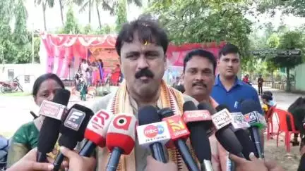 ଅନୁଗୋଳ: ରଜ ଉପଲକ୍ଷେ ତୁରଙ୍ଗ ଗ୍ରାମରେ ଯୋଗ ଦେଇ ପ୍ରତିକ୍ରିୟା ରଖିଲେ ଅନୁଗୋଳ ବିଧାୟକ