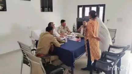 बांदा: कोतवाली देहात में थाना समाधान दिवस का आयोजन, सिटी मजिस्ट्रेट व थाना प्रभारी ने सुनी जनता की शिकायतें