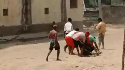 गायघाट: गायघाट प्रखंड मुख्यालय के एसएफसी गोदाम में पुरानी रंजिश में युवक की पिटाई, दो गिरफ्तार