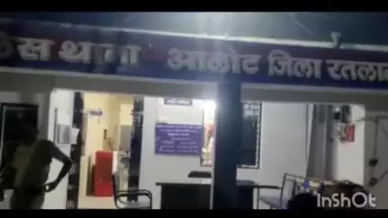 आलोट: माऊ खेड़ी में सगस बावजी मंदिर के पास गांव में आने की बात पर युवक से तीन लोगों ने की मारपीट