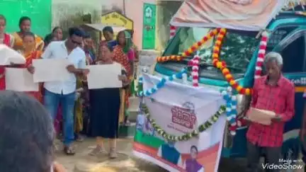 ଲକ୍ଷ୍ମୀପୁର: ବନ୍ଧୁଗାଁ ବ୍ଲକର ବିଭିନ୍ନ ସ୍ଥାନରେ ବିକାଶ ବାହନ ରଥର ସ୍ବାଗତ