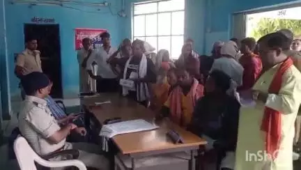 रामगढ़: थाने में CO थाना अध्यक्ष ने लगाया जनता दरबार, चार मामलों का किया गया निष्पादन