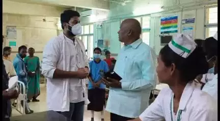 ఆటో ప్రమాదంలో గాయపడిన యువకుడిని పరామర్శించిన అరకు ఎమ్మెల్యే రేగం మత్స్యలింగం