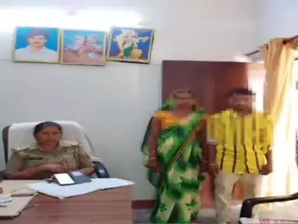 सुल्तानपुर: महिला थाना प्रभारी द्वारा दो जोड़ों की विदाई कराई गई