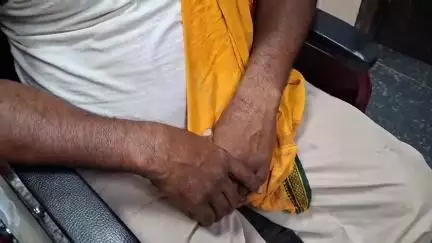 सहार: कुड़वा टोला गोवर्धन बाबा के समीप दबंगों ने बकाया पैसा मांगने पर व्यवसाई को लाठी-डंडों से पीटकर अधमरा किया, इलाज जारी