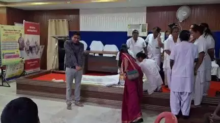 सिमडेगा: सिमडेगा सदर अस्पताल में स्वास्थ्य कर्मियों को लाइव सपोर्ट का प्रशिक्षण दिया गया