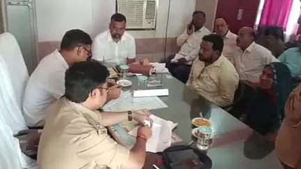 खलीलाबाद: डारीडिहा गांव में पैमाइश शुदा जमीन पर लगाए गए पत्थर को दबंगों ने उखाड़ा, पीड़ित ने थाना समाधान दिवस में की शिकायत