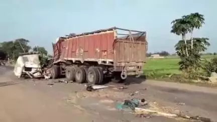 धोरैया: सादपुर गांव के पास तेज रफ्तार हाईवा ने ऑटो को टक्कर मारी, एक की मौत, तीन घायल