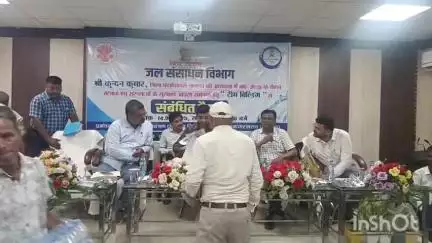 हिलसा: डीएम कुंदन कुमार ने हिलसा में बाढ़ और आपदा को लेकर की समीक्षा बैठक