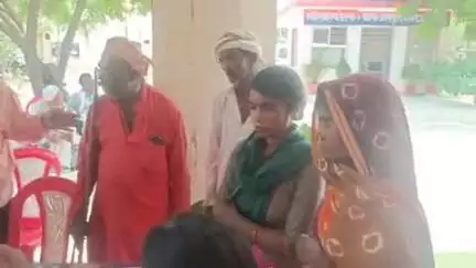 प्रतापगढ़: बैजलपुर गांव की नव विवाहिता को पति ने मारपीट कर घर से भगाया, दी गई तहरीर