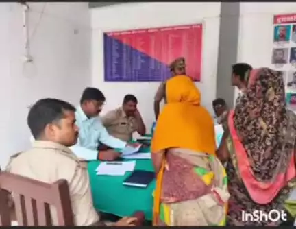 टांडा: हंसवर में थाना समाधान दिवस में आए 7 मामले, 6 राजस्व और एक पुलिस से जुड़ा केस, रास्ता विवाद का हुआ तत्काल समाधान