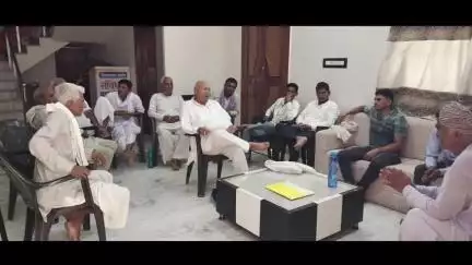 रतनगढ़: विधायक पूसाराम गोदारा ने विधायक निवास पर की जनसुनवाई, समस्याओं के समाधान के लिए अधिकारियों को दिए निर्देश