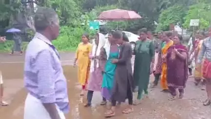 തൃശൂർ: അനസ്തേഷ്യ നൽകിയതിന് പിന്നാലെ യുവാവിന്റെ മരണം, തൃശൂർ മെഡിക്കൽ കോളജ് മോർച്ചറിക്ക് മുന്നിൽ പ്രതിഷേധം