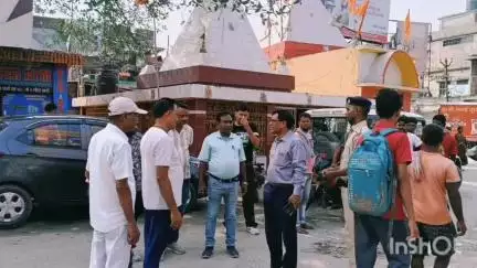 किशनगंज: पश्चिमपाली चौक पर अतिक्रमण हटाओ अभियान, एसडीओ ने किया निरीक्षण