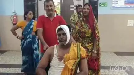आरा: नवादा गांव में पैसे के विवाद को लेकर हुई मारपीट में एक व्यक्ति गंभीर रूप से घायल, आरा सदर अस्पताल में कराया गया भर्ती
