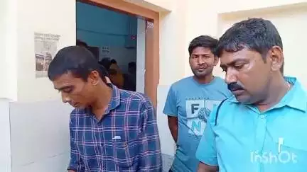 বর্ধমান ১: প্রান্তিক স্টেশনে মেয়েকে ট্রেনে চাপাতে গিয়ে ট্রেন থেকে পড়ে গিয়ে মৃত্যু হল বাবার
