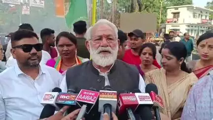अंबिकापुर: चोरका कछार में वन भूमि पर अवैध अतिक्रमण के खिलाफ बुलडोजर की कार्रवाई को लेकर कांग्रेस जिलाध्यक्ष ने उठाया सवाल